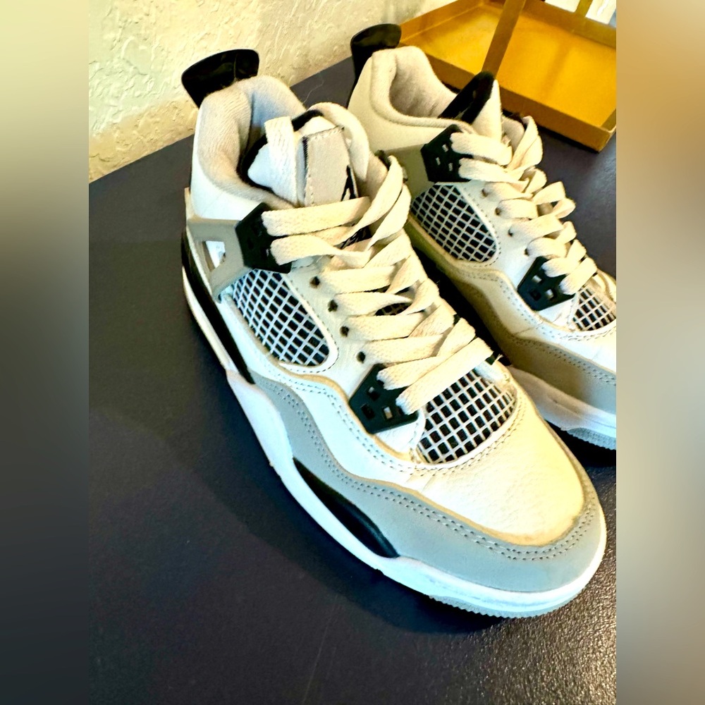 Air Jordan’s Boys sneakers